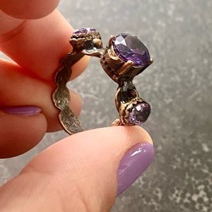 [Vintage] Brass Ring with Purple Gemstones